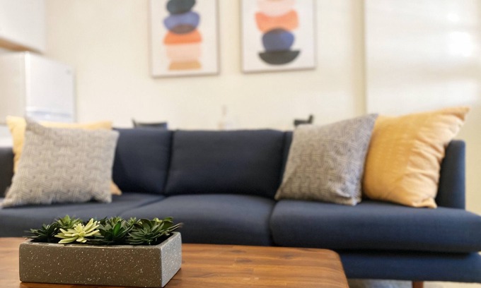 Stanton Park Apartment | Quiet, Private Apartment in Historic Capitol Hill - 10 min walk to the Capitol!
