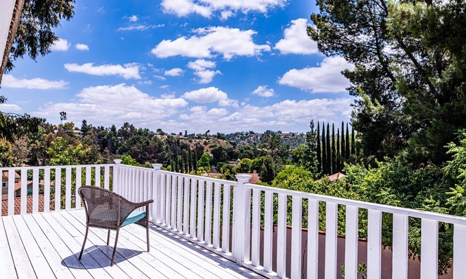 Valle Lindo House | Quiet, Private, Hillside, Home to Enjoy, 5br/3ba