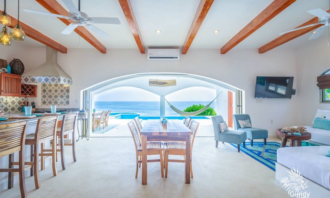 Colonia Meteorologico House | Quiet & private Oasis, just steps away from all the conveniences!