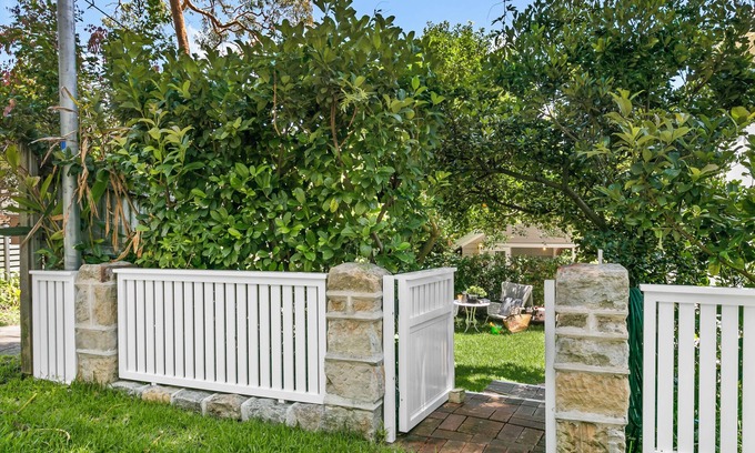 Balgowlah House | Quiet Private Sustainable Harbourside Cottage - The Rangers Cottage