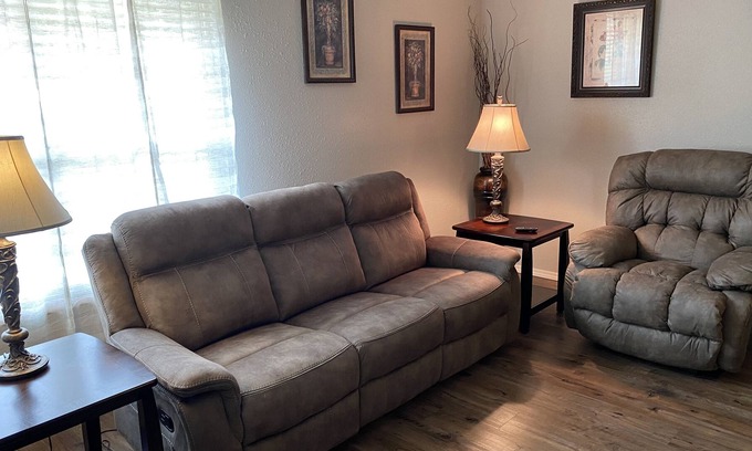Poteau Apartment | Quiet property, close to town