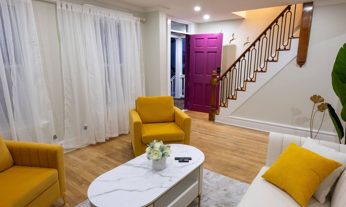 Utica House | Quiet, Relaxing and Modern Utica House
