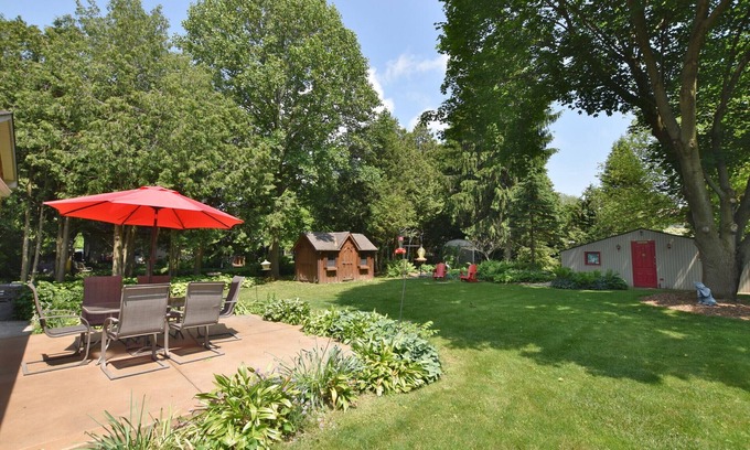 Harwich House | Quiet retreat in Blenheim nMinutes to Rondeau park or Erieau nSpacious