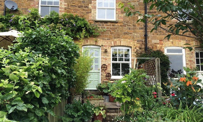 Uppingham Cottage | Quiet s/c cottage with garden 5 minutes walk to the centre of Uppingham