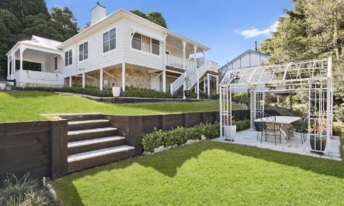 Robertson House | Quiet Southern Highland Cottage