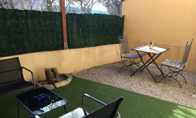 Vidauban Apartment | quiet studio with 20m2 terrace