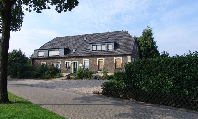 Wissel Apartment | Quiet vacation apartment in Haus Dünenblick in Kalkar-Wissel near Wisseler See!