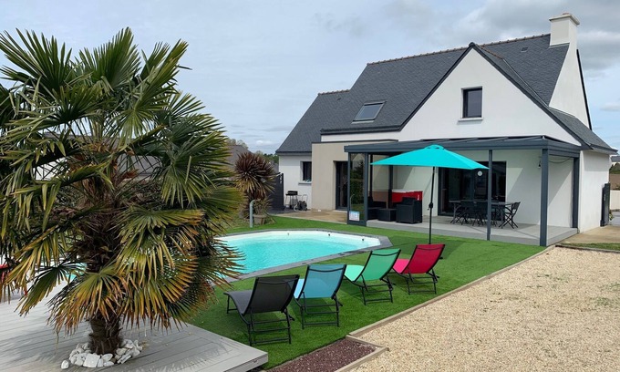 Sainte-Helene Villa | Quiet villa near the sea with heated pool