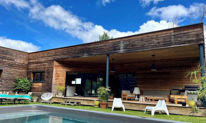 Corbarieu Villa | Quiet wooden house, air conditioning, swimming pool.