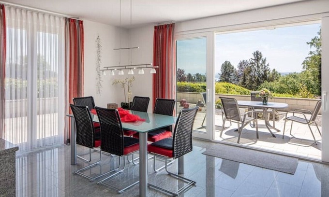 Ueberlingen Apartment | Quietly located holiday apartment "Ruheoase" with lake view for 2 people