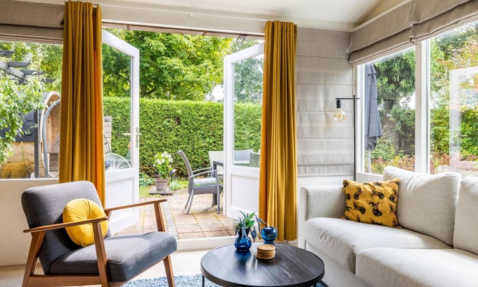 Dirkshorn House | Quietly located house with outdoor sauna