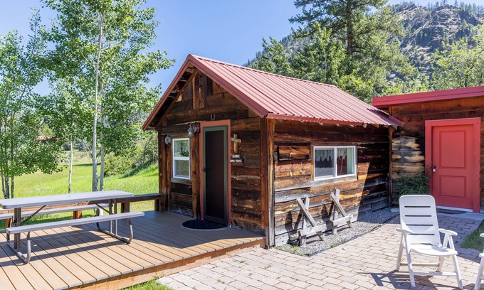 Clinton Cabin | Quigley Bunkhouse - a simple cabin with a million dollar view!