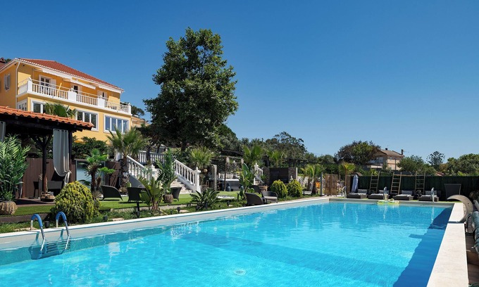 Odivelas House | Quinta da Fera - Exclusive Villa near Lisbon with Pool, Jacuzzi, BBQ, Sauna, Gym