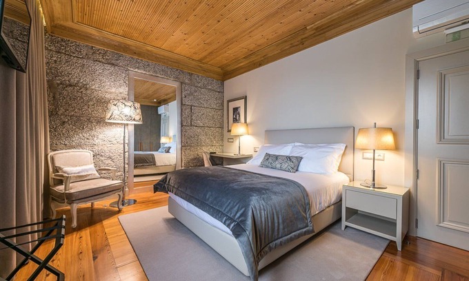 Joane Apartment | Quinta das Pirâmides - Maria Moisés
