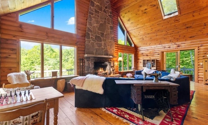 Dorset Cabin | Quintessential Cabin in the Woods near Town