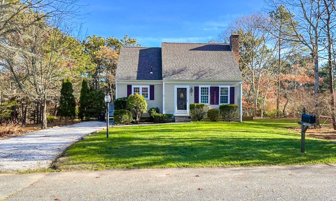 Dennis House | Quintessential Cape Cod Home. Beautiful Beaches, Chip Shot to Golf and Town