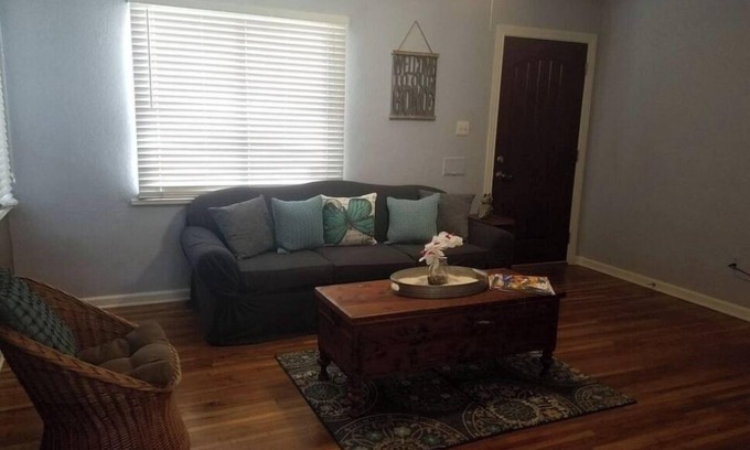 Englewood House | Quintessential Colorado 2-bedroom house with WiFi and Swampcooler in Englewood