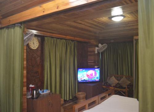 Police Bazar House | Quinton Enclave