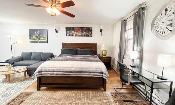Rittenhouse Row Apartment | Quite Cozy Studio apartment