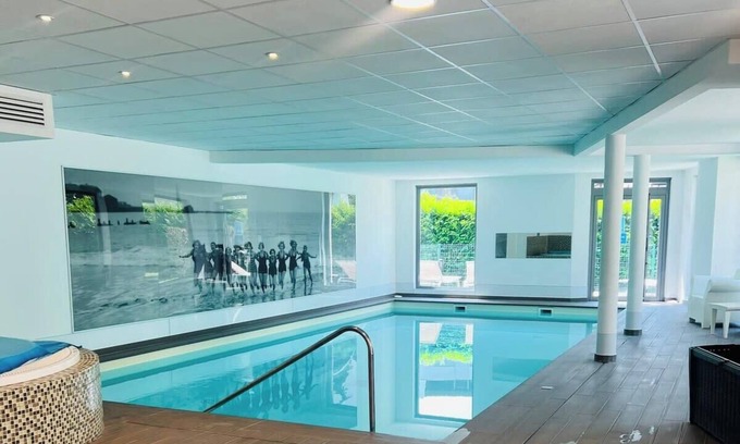 Aix-les-Bains Apartment | Résidence 3* bord du lac, logement T3 piscine spa