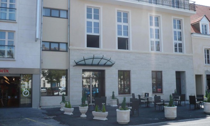 Montargis Apartment | Résidence d'Artagnan