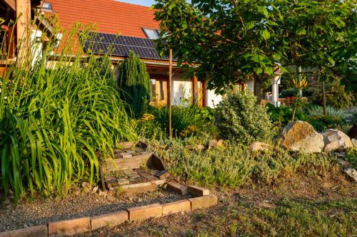 Golop House | Rózsa-Domb Vendégház