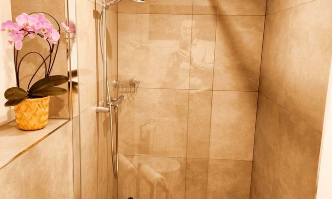 Ruettenscheid Apartment | RüWellnessSuite - apartment/apartment, bath, WC