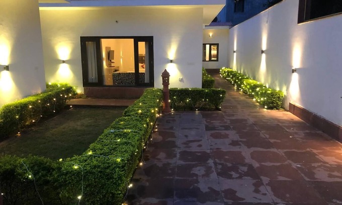 Vasant Kunj Hotel | R Cottage Studio Apartments