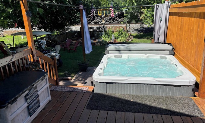 Guttenberg House | R-Lodge Getaway