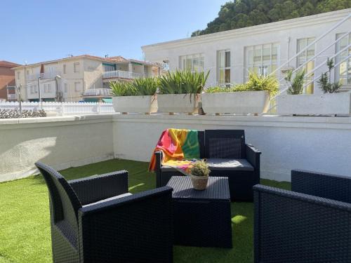 Sant Salvador Apartment | R126 Beachfront Apartment Sant Salvador