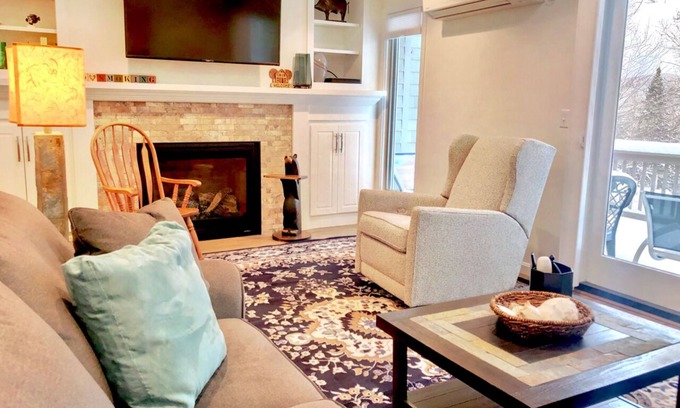Bretton Woods House | R21 Completely renovated Bretton Woods condo, AC, unbeatable Ski-in Ski-out location! Fast wifi!