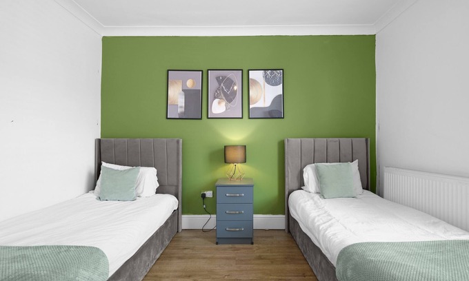 Nottingham House | Radford 3 Bedroom and 1 Bathroom House