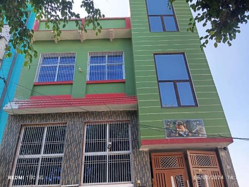Govardhan House | RADHA APARTMENTS Stay