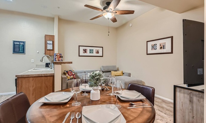 Tucson Condo | Radiant FULL 2 BR APT w/Pool! Next to Shopping & Restaurants