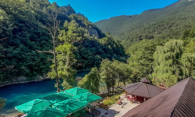 Mestrevac Cabin | Rafting Camp Encijan