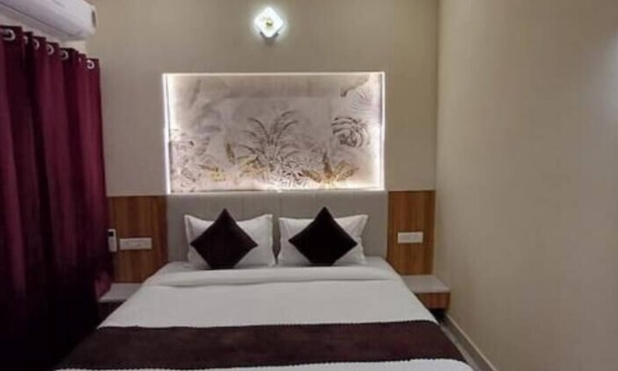 Varanasi Apartment | Raghav Vilas ~ Luxury 2BHK Near Vishwanath Temple