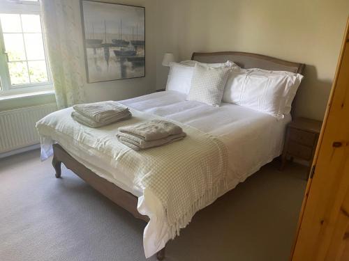 Ripon House | Railway Cottage - Pet friendly with parking