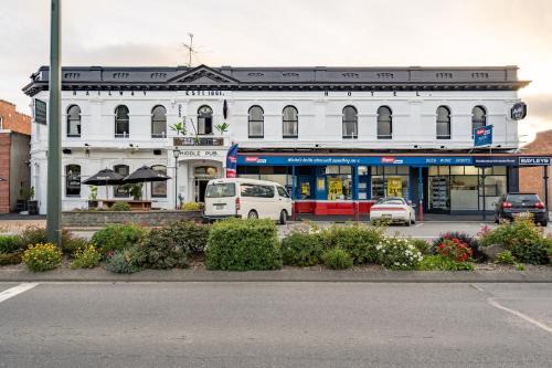 Winton Hotel | Railway Hotel
