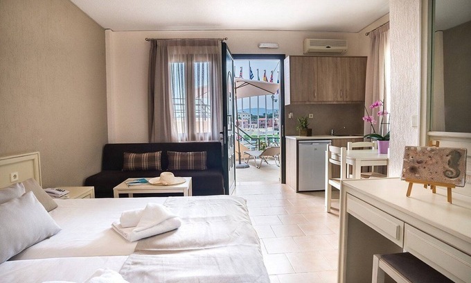 Makrys Tichos Apartment | Rainbow Hotel Apartments