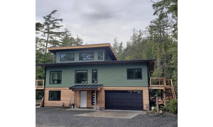 Ucluelet Bed & Breakfast | Rainforest Lane Orca suite
