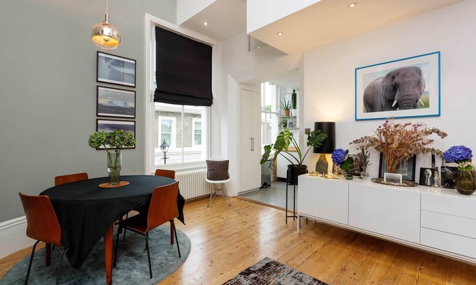 Weavers Apartment | Raise the Bar, by Veeve