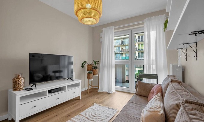 Wlochy Apartment | Rakowska Comfort Apartment w/Parking by Rentujemy