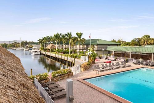Whitfield Hotel | Ramada by Wyndham Sarasota Waterfront