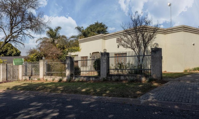 Emalahleni Bed & Breakfast | Ramandire B&B
