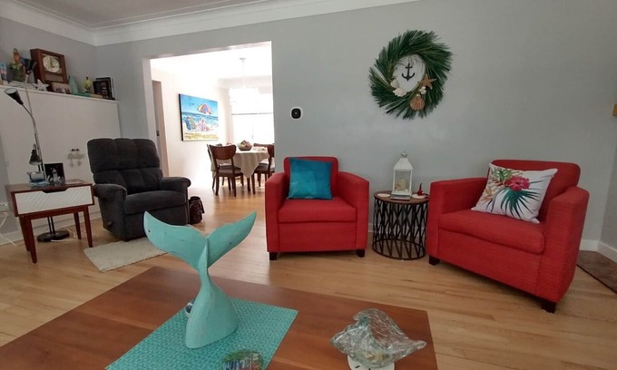 Grand Haven House | Ranch Home walk to Lake MI JUNE 1 -23rd, AUGUST 18th-SEPT 6 available