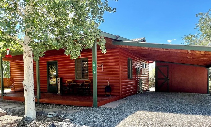 Lazear House | Ranch House on a private 70 acre ranch