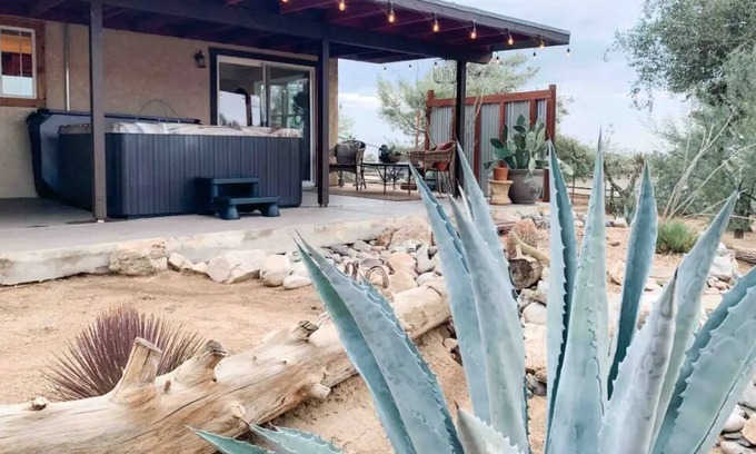 Yucca Valley House | Ranch with Hot Tub by Joshua Tree Park/Pioneertown