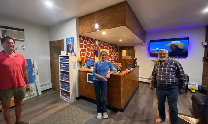 Nanton Hotel | RANCHLAND Inn
