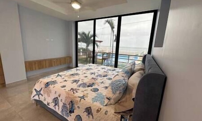 San Lorenzo Apartment | Randi’s Oasis - The Pelican Room
