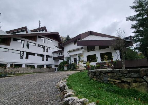 Valiug Hotel | Randunica